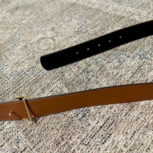 Tory Burch Reversible Black and Brown Belt with Gold Logo Buckle - Picture 2 of 6